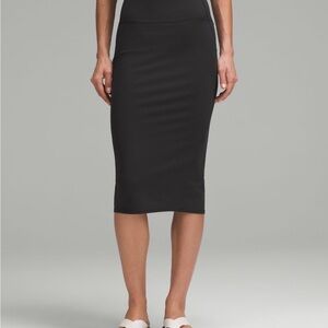 lululemon Nulu Slim-Fit High-Rise Skirt